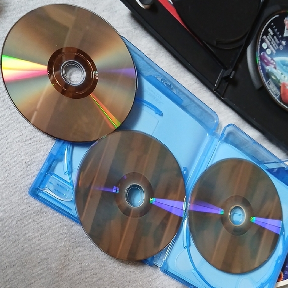 Disney Pixar DVD Collection: Cars, The Incredibles, Finding Dory - Picture 13 of 13